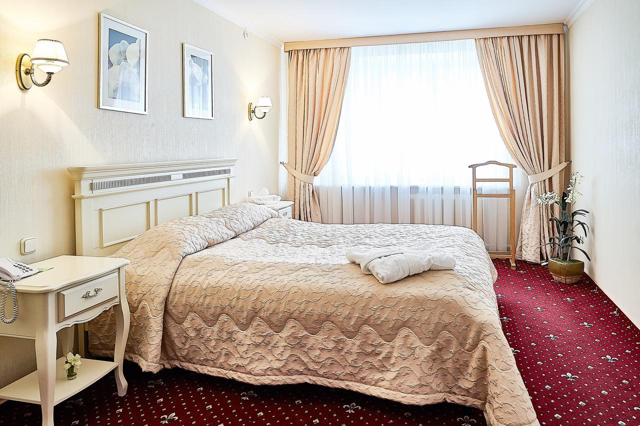 Hotel Nadezhda Dnipro Dış mekan fotoğraf