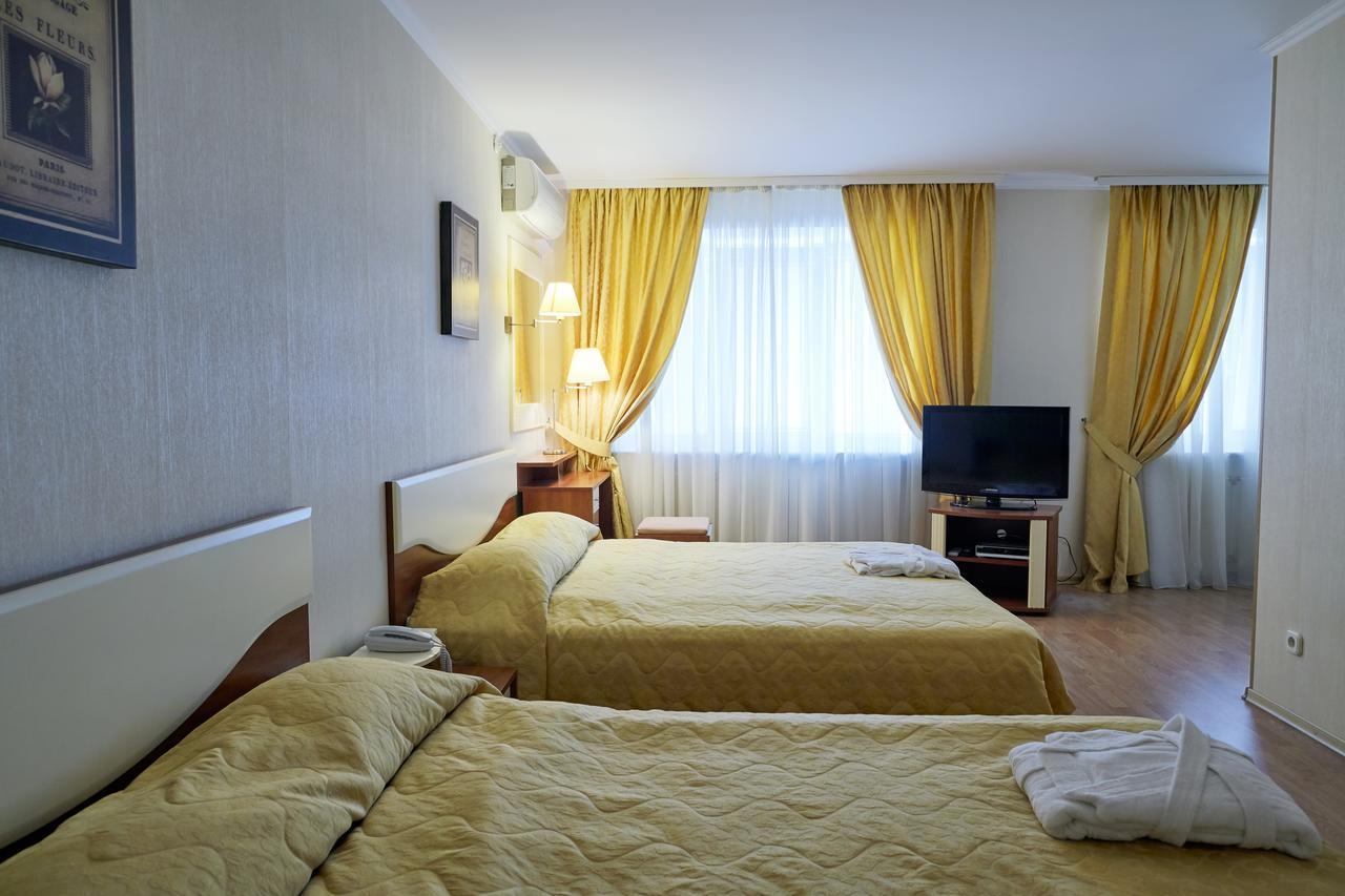 Hotel Nadezhda Dnipro Dış mekan fotoğraf