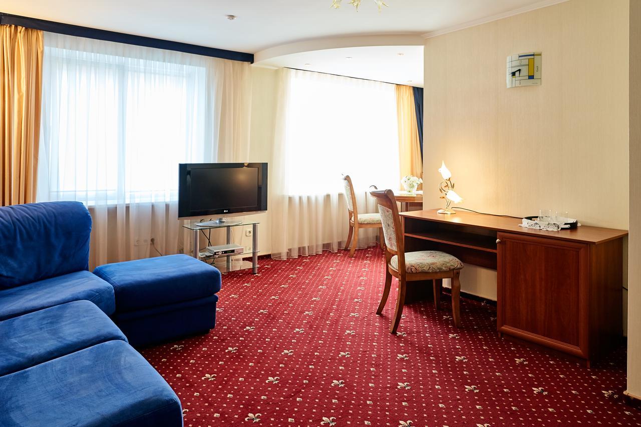 Hotel Nadezhda Dnipro Dış mekan fotoğraf