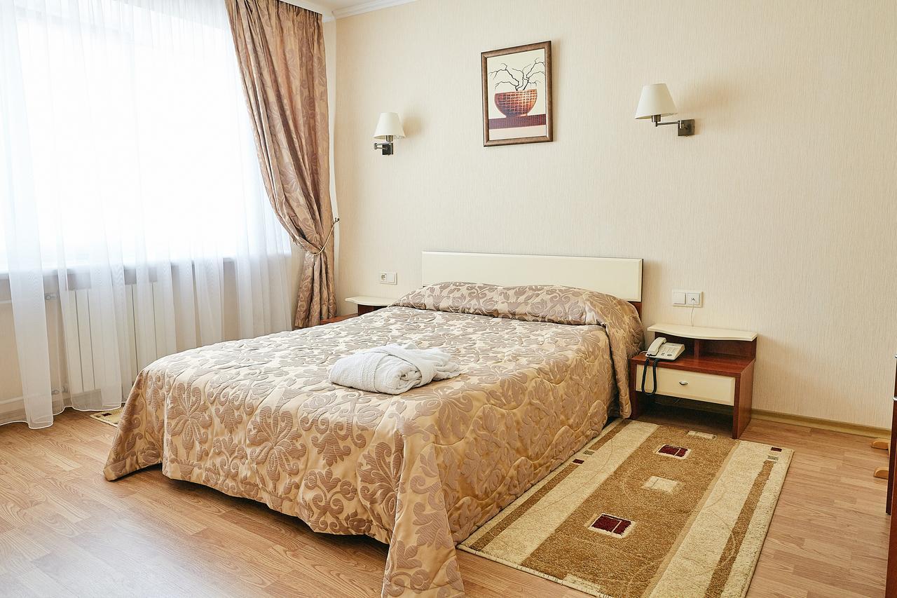 Hotel Nadezhda Dnipro Dış mekan fotoğraf