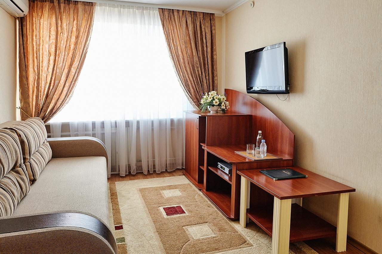 Hotel Nadezhda Dnipro Dış mekan fotoğraf